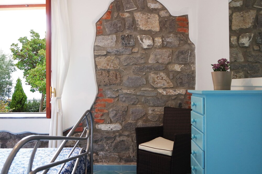 Photo 37