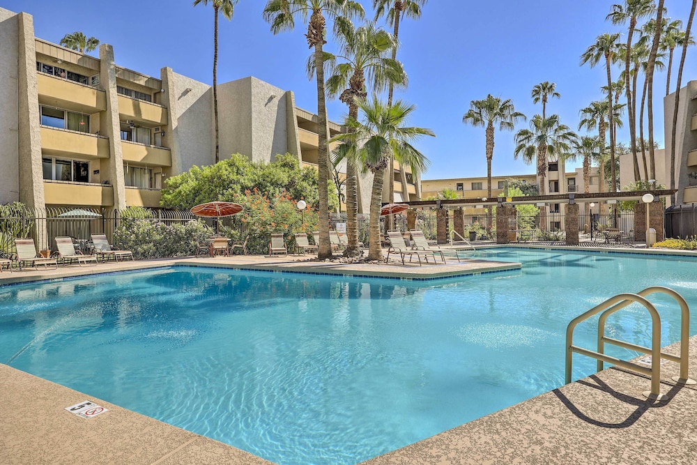 Walkable Old Town Scottsdale Condo: Pool & Hot Tub