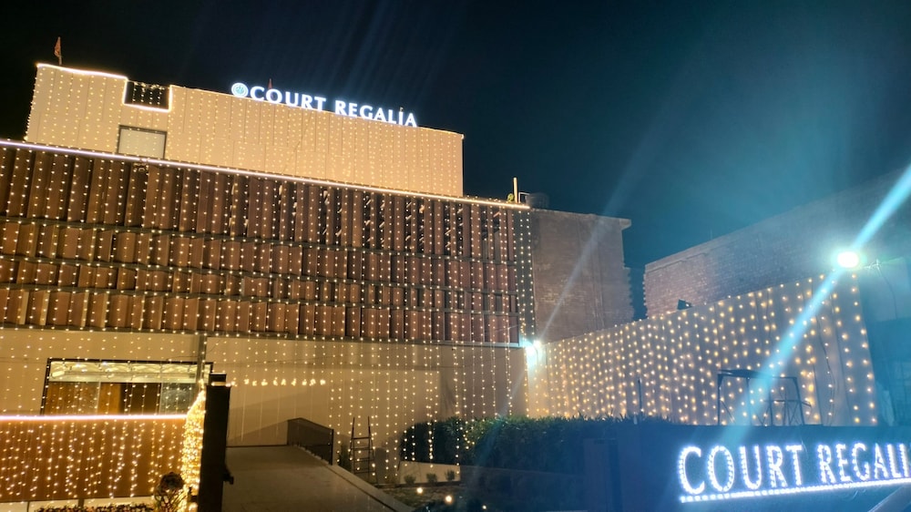 COURT REGALIA UNIT OF S & G FESTIVITIES