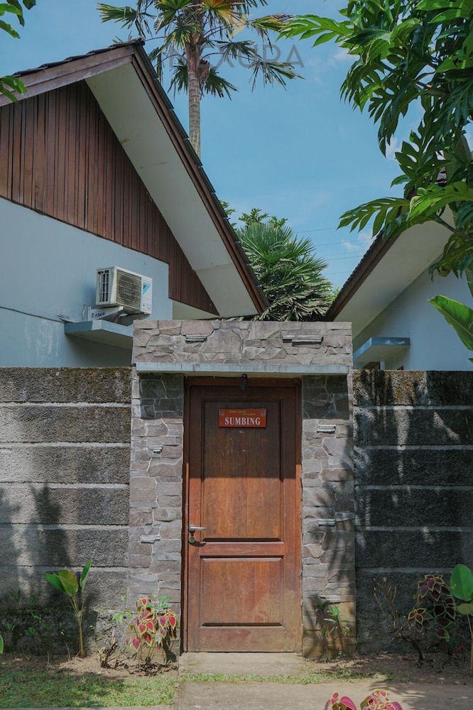 Jambu Klutuk Resort
