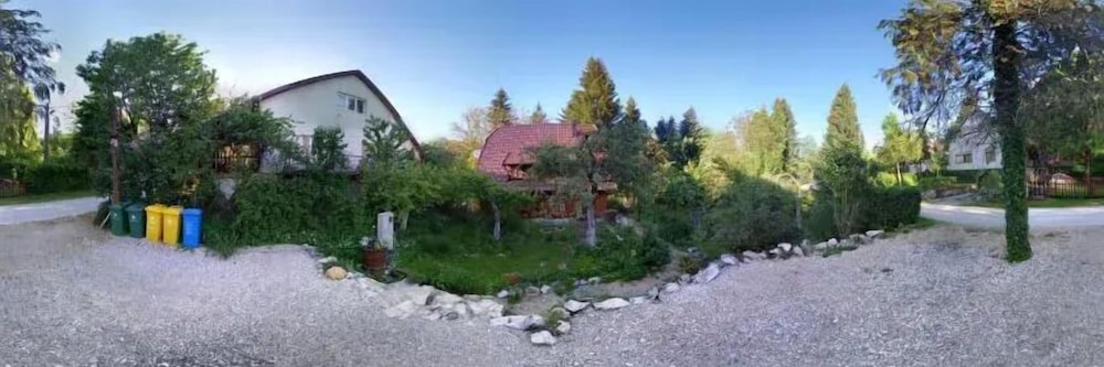 Yeti Cabin