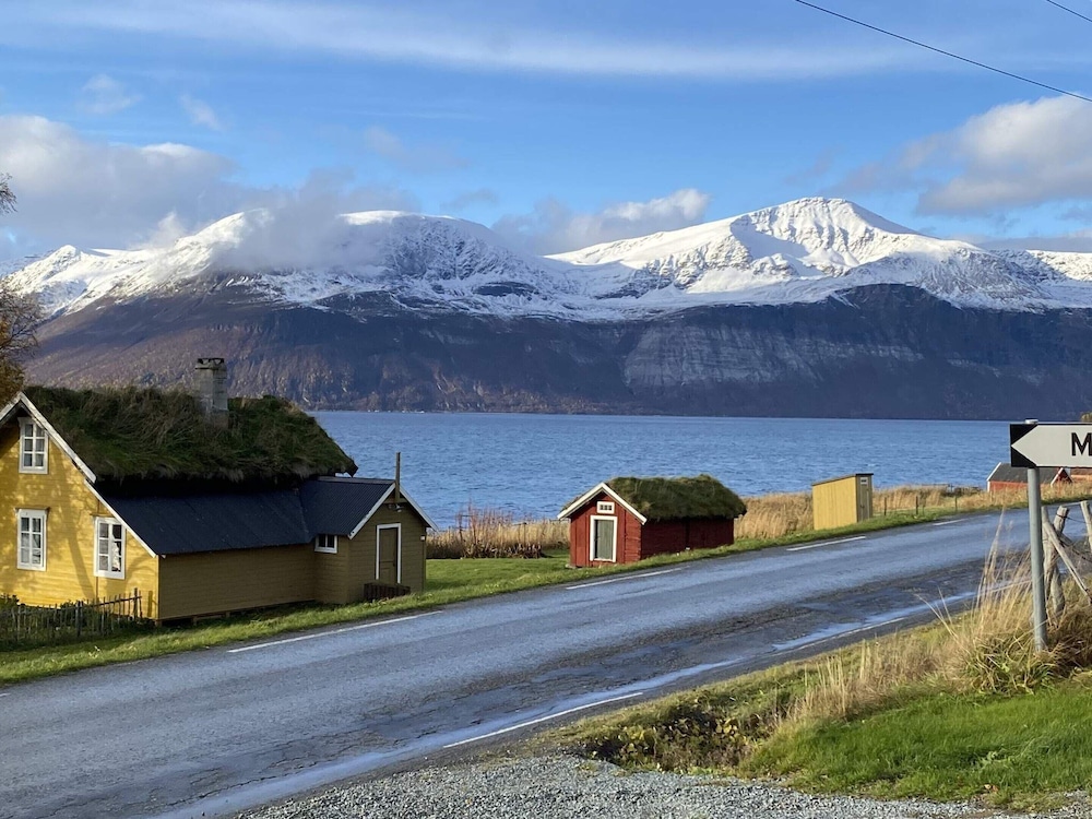 8 Person Holiday Home in Svensby