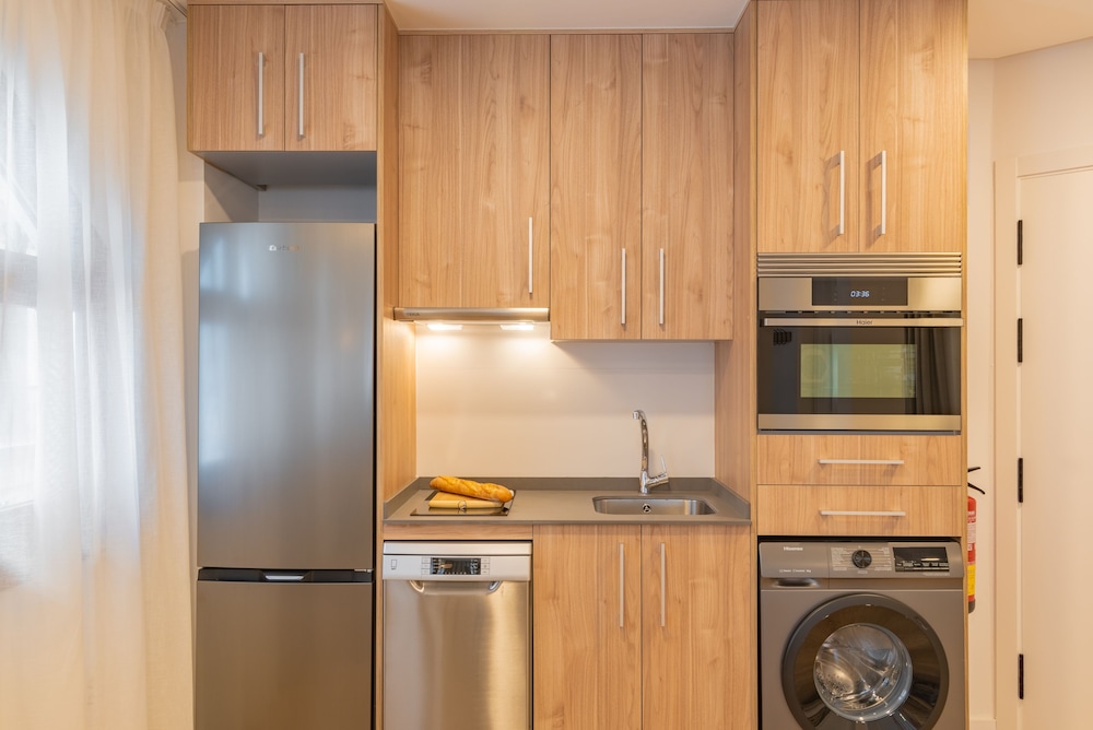 Feelathome Atarazanas Apartments 24