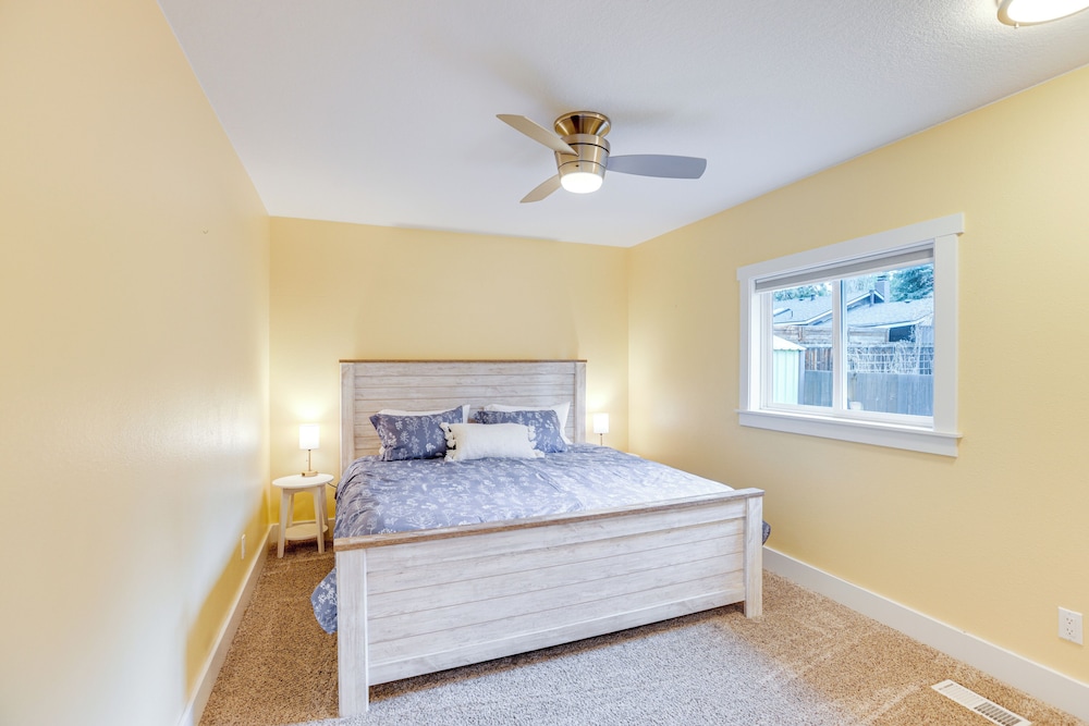 3 Mi to Old Mill District: Family Retreat w/ Yard
