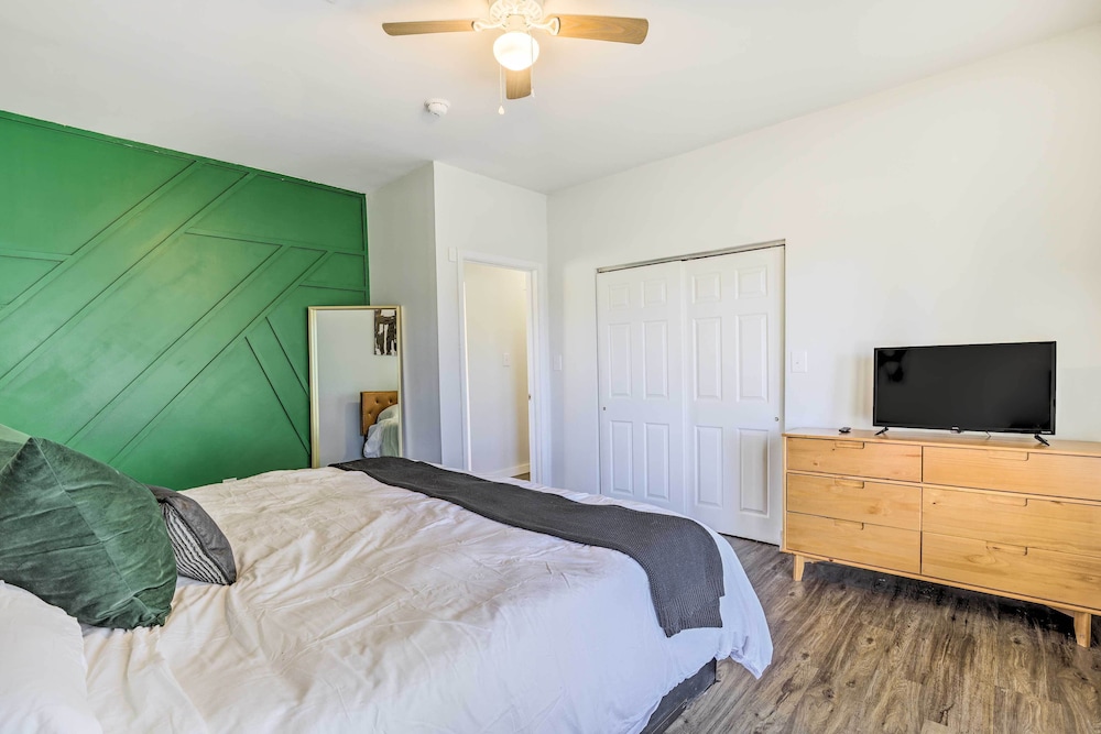Renovated Birmingham Home ~ 2 Mi to Dtwn! view 3