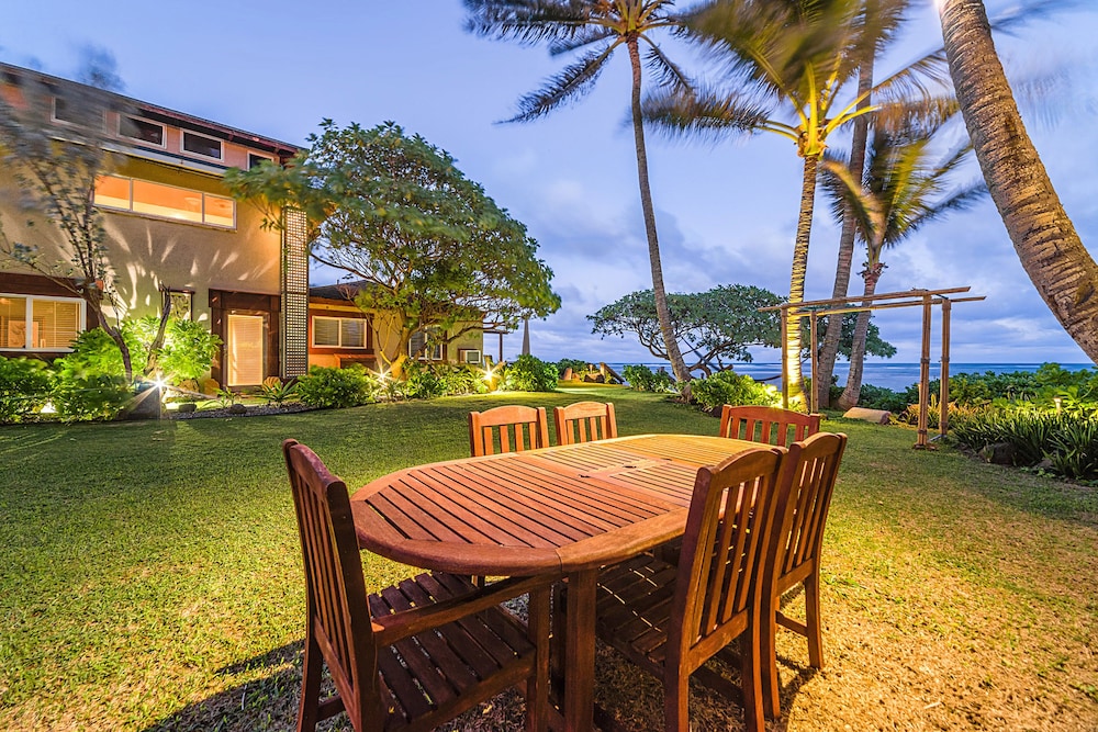 Tiki Moon Villas