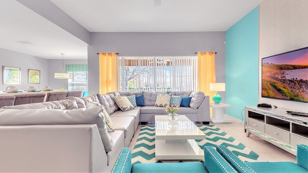 Striking 5br Resort Home Private Pool/spa Disney view 4