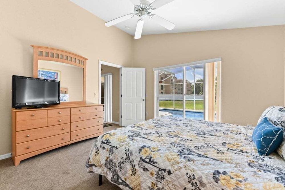 Reserve Retreat - Gated 4br With Pool Near Disney 4 Bedroom Villa