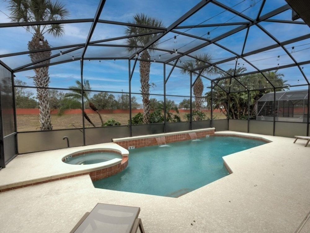 Six Bed Pool Villa In Resort -close To Disney! 6 Bedroom Villa