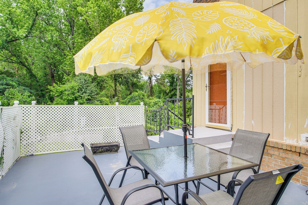 2 Mi to SC State & Claflin: Townhome w/ Patio!