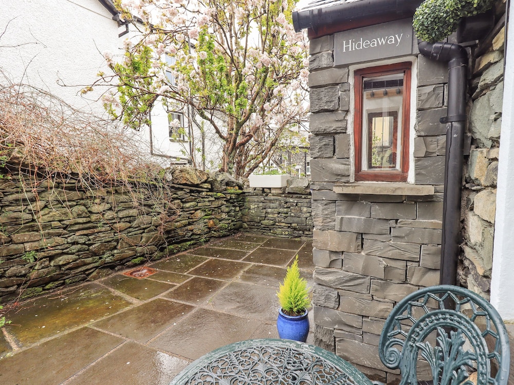 Hideaway Cottage