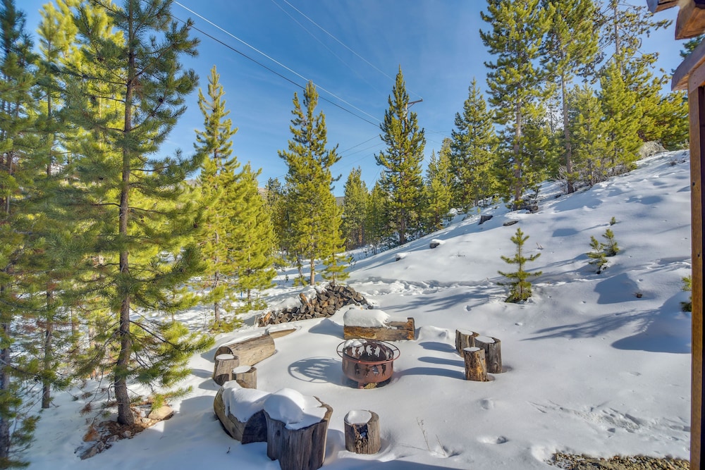 Close to Rmnp & Beach: Grand Lake Cabin Retreat!