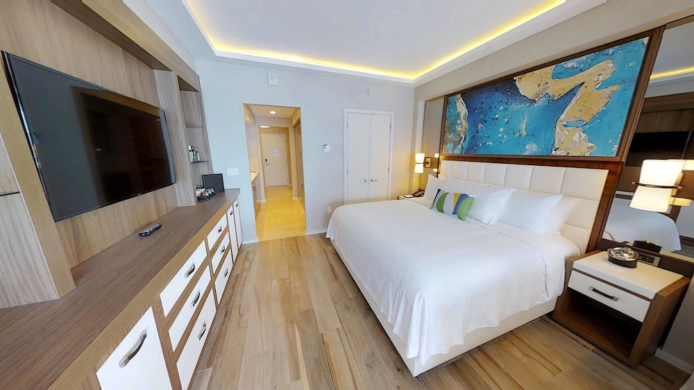 Luxury Condo on the Beach - Image 4