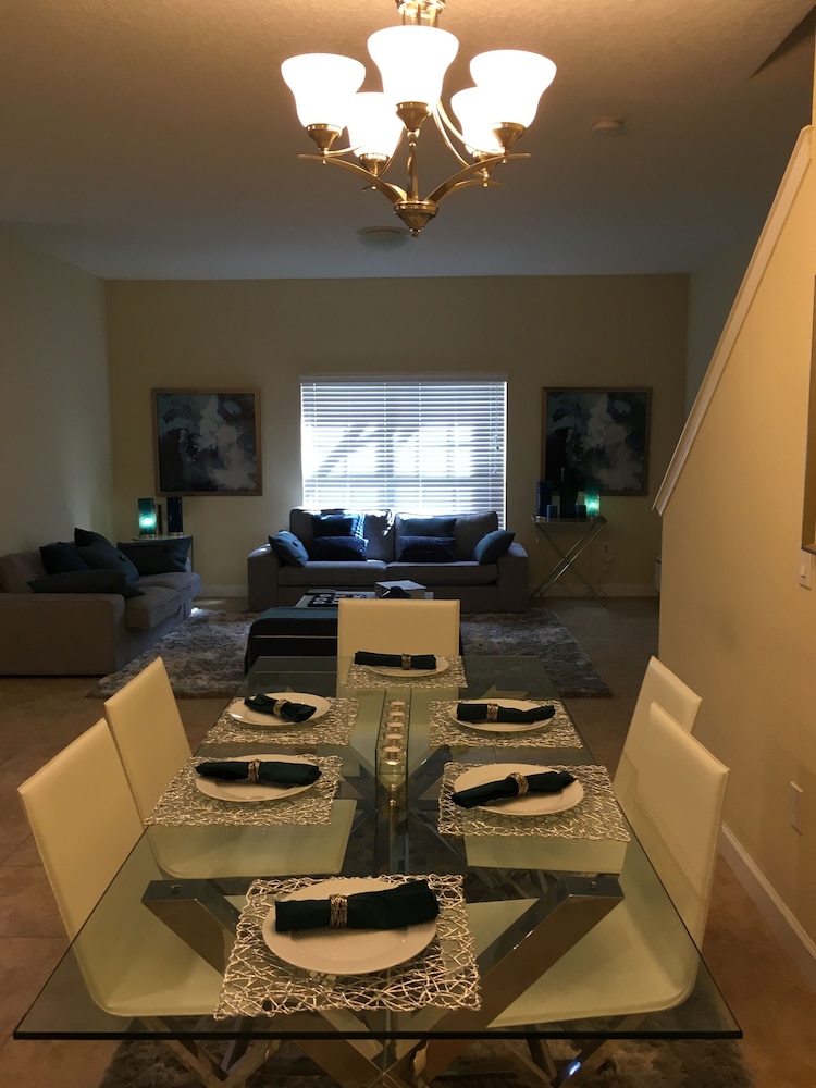 Paradise Palms Resort by DWS Vacation Villas