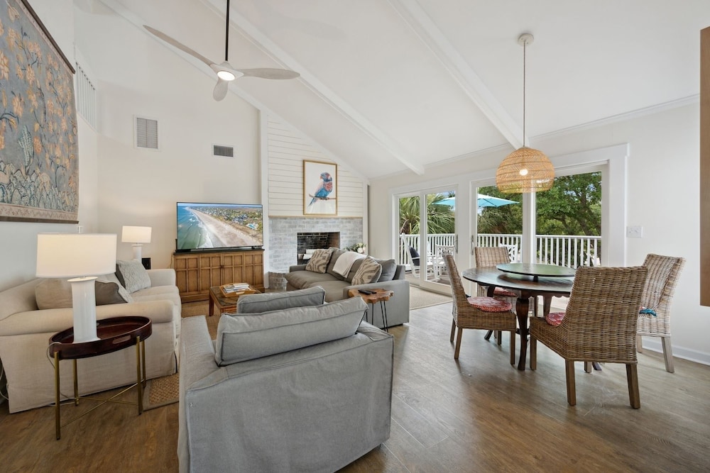 Hellenic Haven 6 Bedroom Home