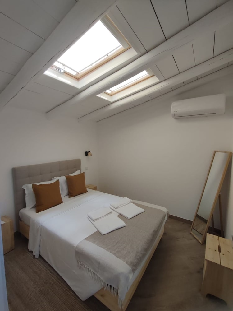 2 Floors Home Near Carvoeiro Slidesplash