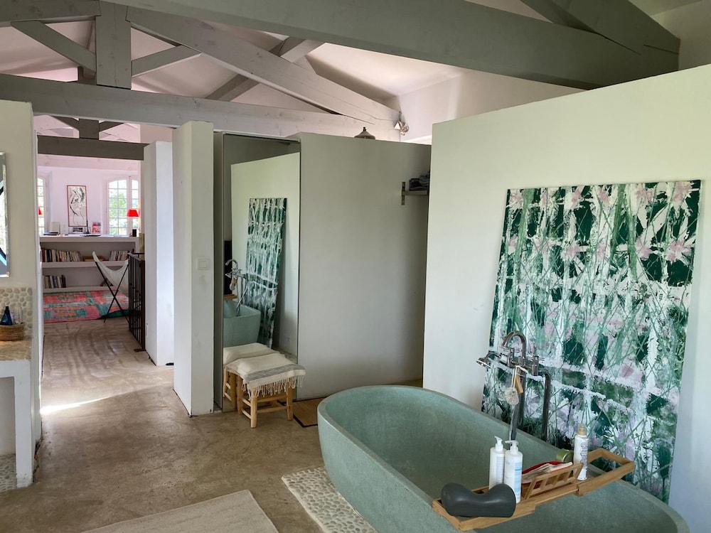 New Bastide Couronne d Aix Luxury in Aix-en-provence A Sophisticated Retreat for Families and Friends
