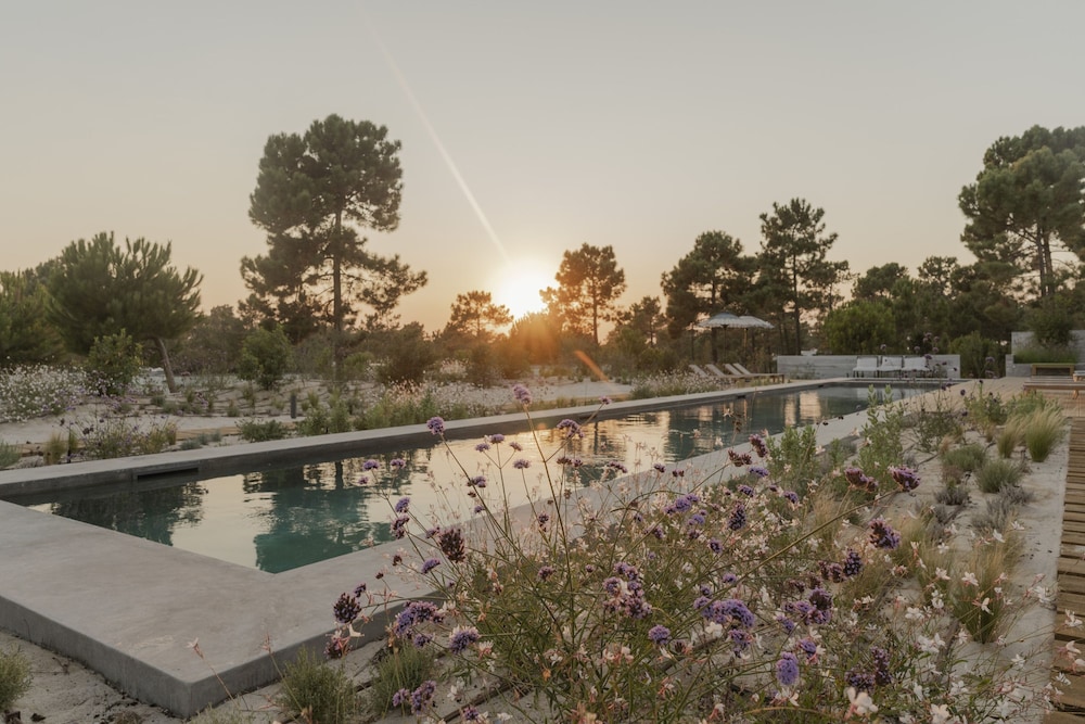 CL M Villa Retreat by Cadenzalux
