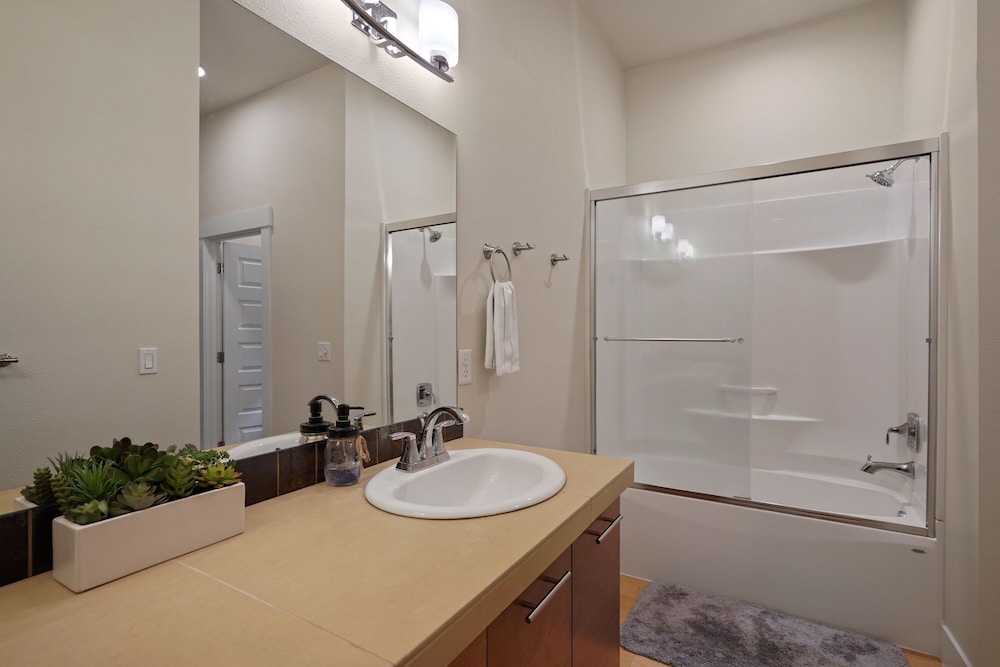Dwell 30 Days Minimum 3 Bedroom Home by RedAwning