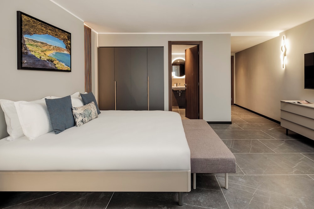 Isabella Suites