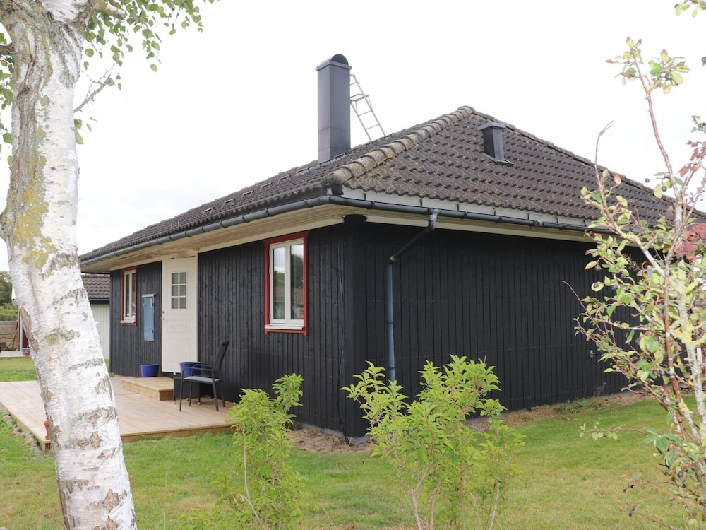 7 Person Holiday Home in Tvaaker