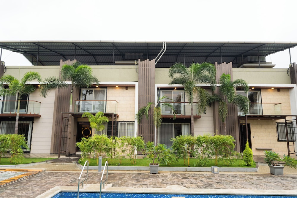 Alaya Stays - Imperial Mystara 5BHK near Khandala Hills