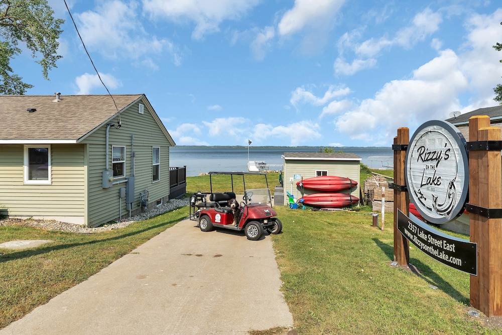 Rizzy's on the Lake - Property Image 9