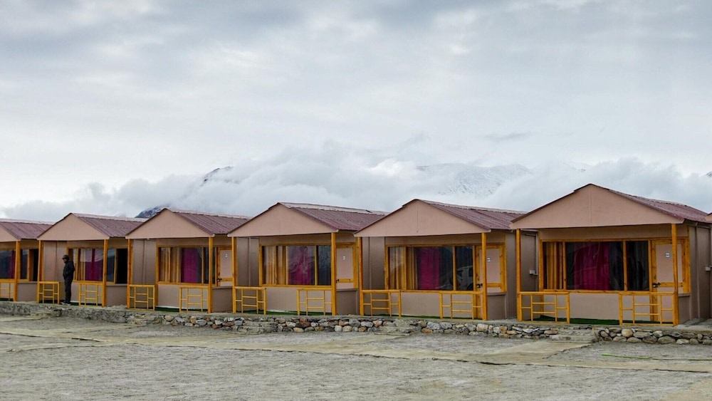 Pangong Sunrise Cottage & Resort view 5