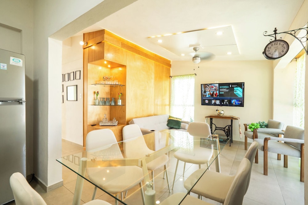 Family House in Jiutepec with Pool & BBQ