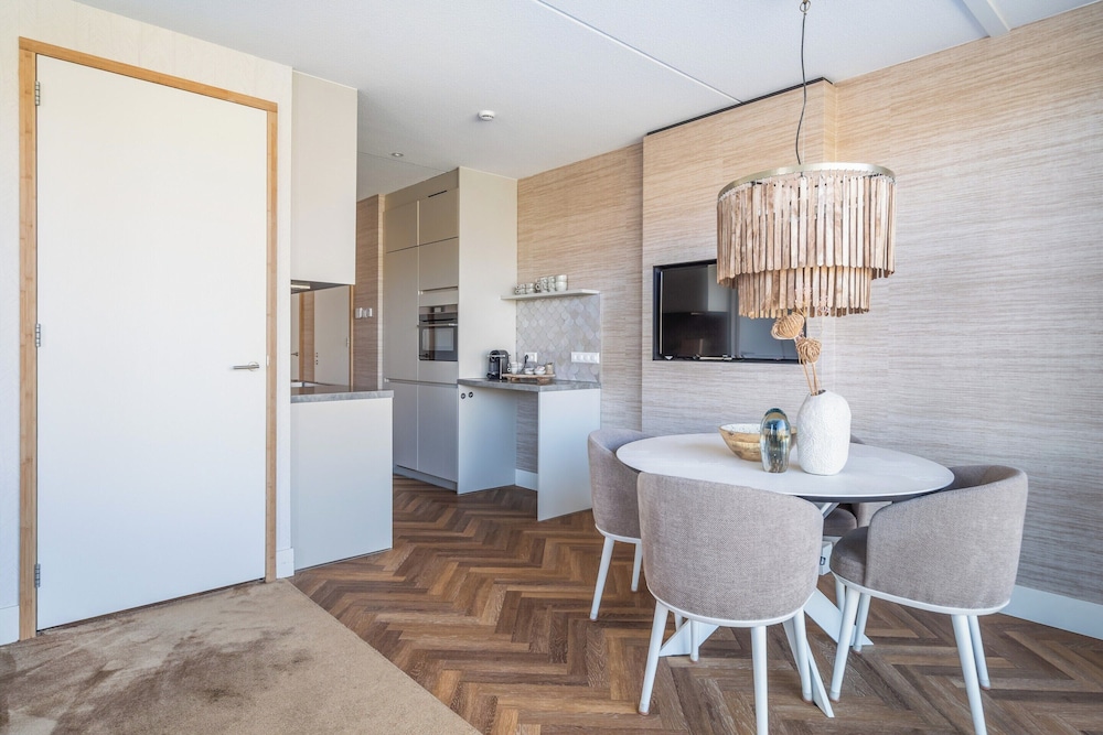 Apartment With a Balcony and Dune Views