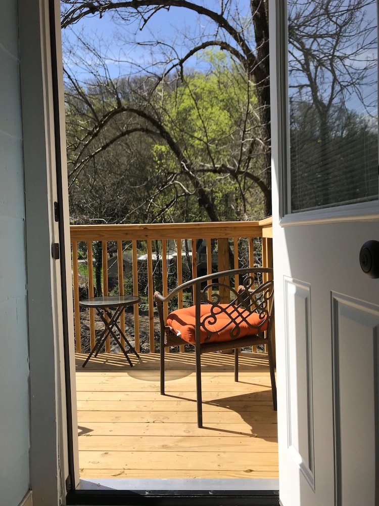 The Riverside Lodge at Chimney Rock