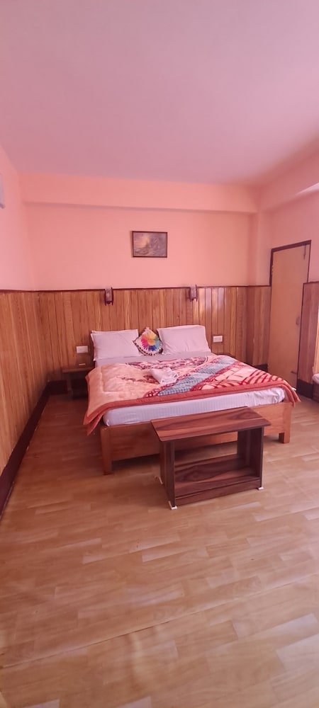Khi Gha Thang Retreat