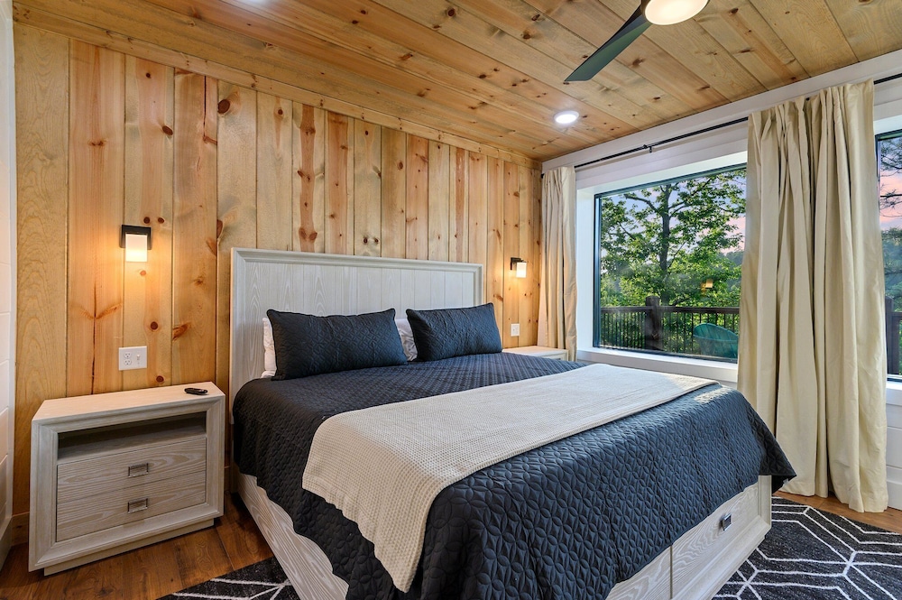 Luxury Retreat in Broken Bow