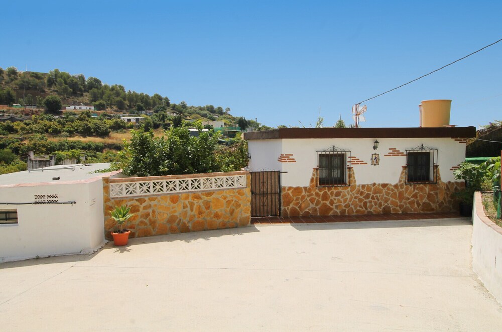1056 Cortijo Cecilio view 2