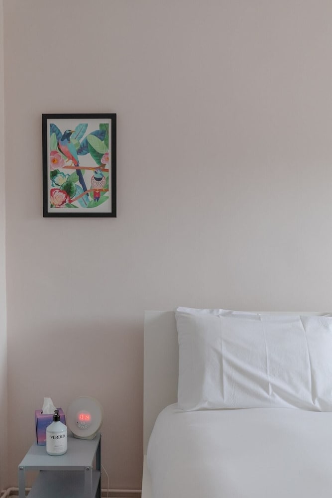 Scandi-style 2BD Maisonette W/garden Brick Lane!