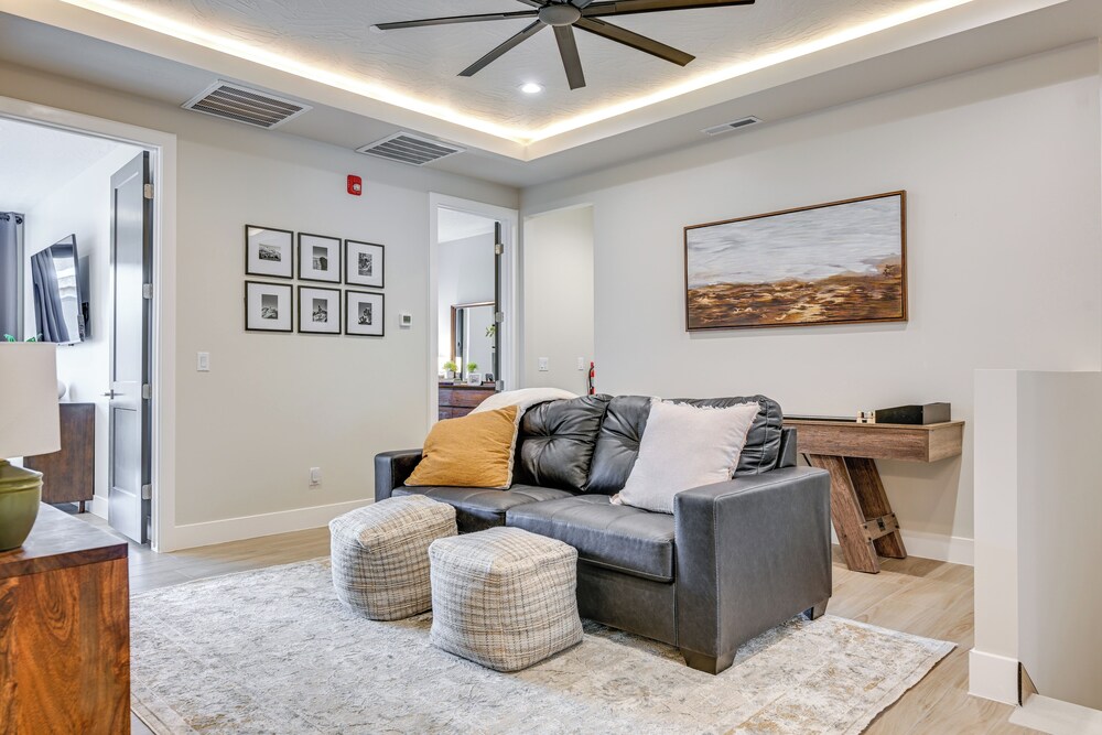 4 Mi to Sand Hollow State Park: Hurricane Townhome