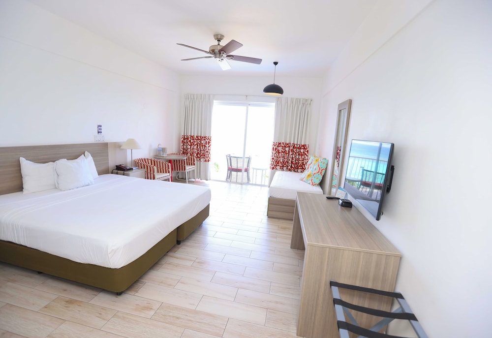 Grand Decameron Montego Beach, A Trademark All-Inclusive Resort photo 23 of 70
