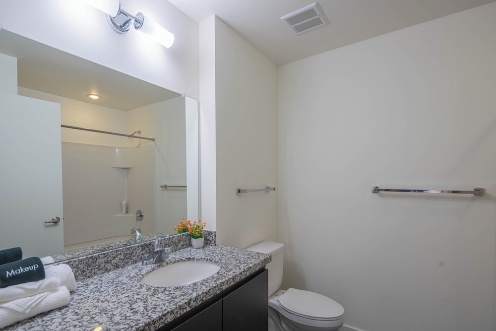 ROVE LIVING/KL - Roosevelt Point