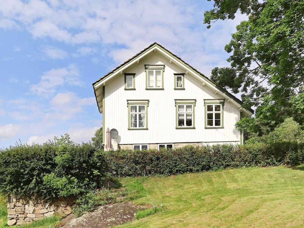 10 Person Holiday Home in Tvedestrand
