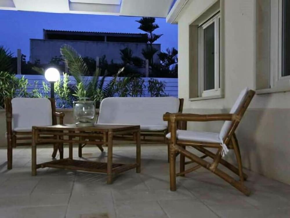 Costa Fenicia - Aura Club