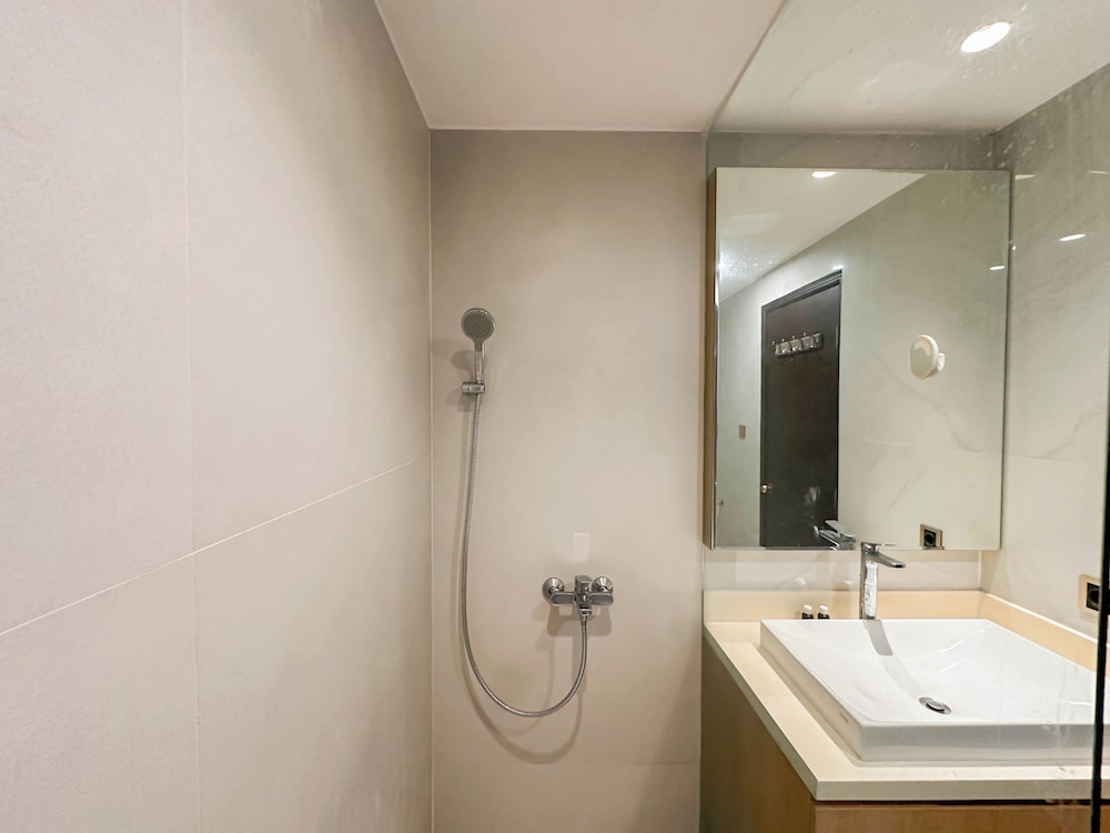 Spacious And Strategic Location 3Br At Kondominium Regensi Apartment