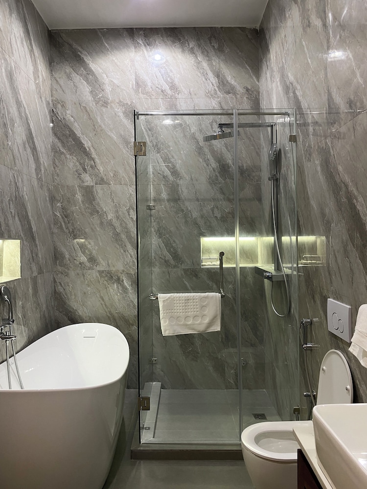 Fahari Suites By WW