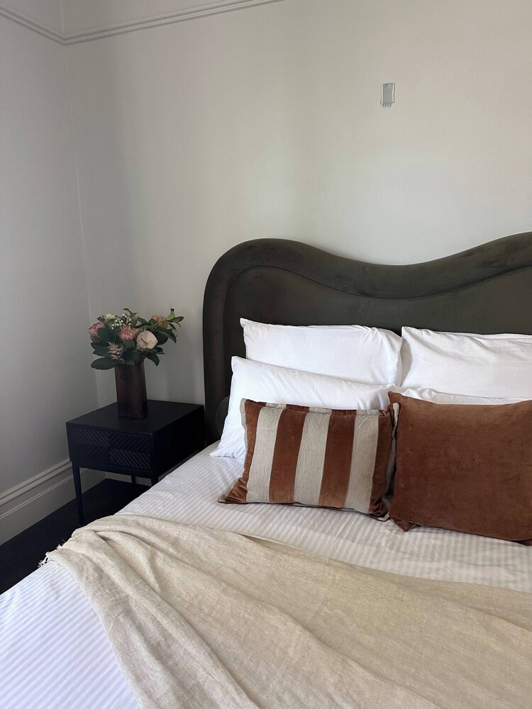 Brighton Designer Retreat Walk to Beach & Cafes