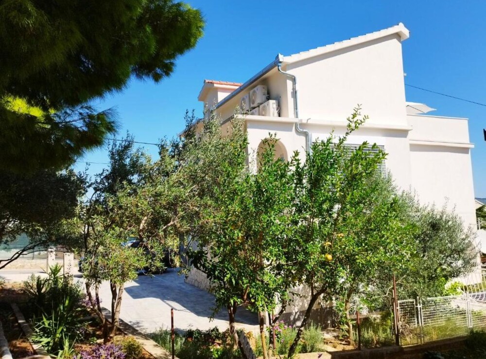 Apartment Domenico - 50 m From the sea