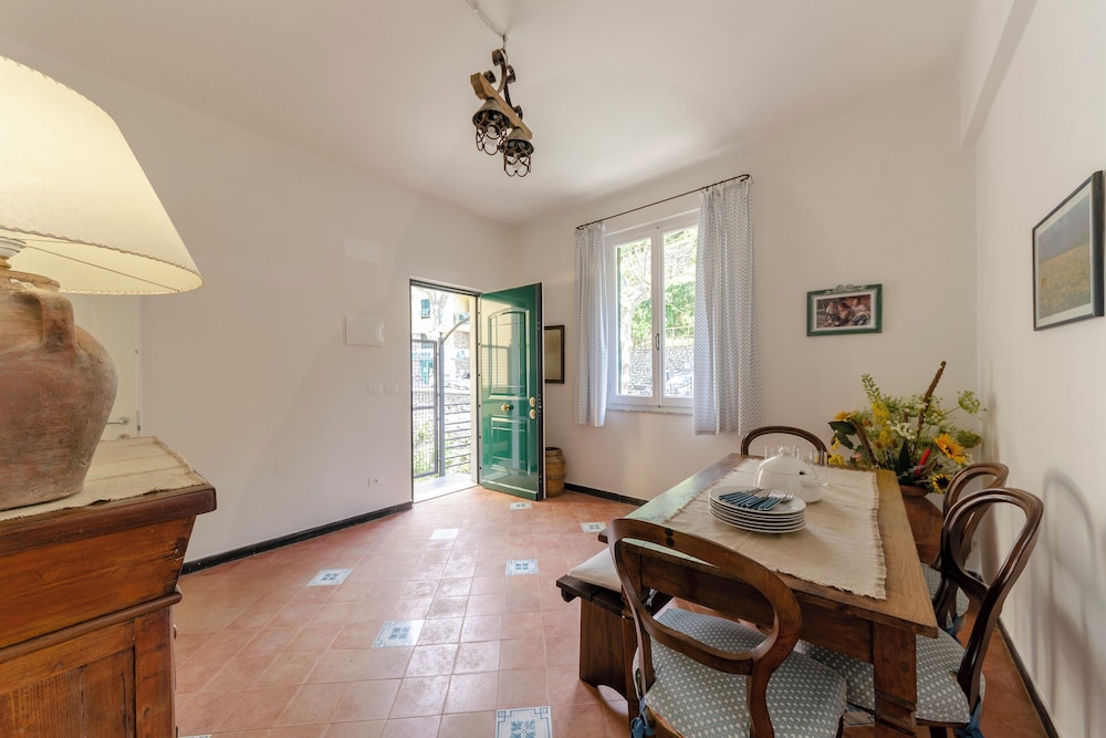 Middle Apartment Vernazza