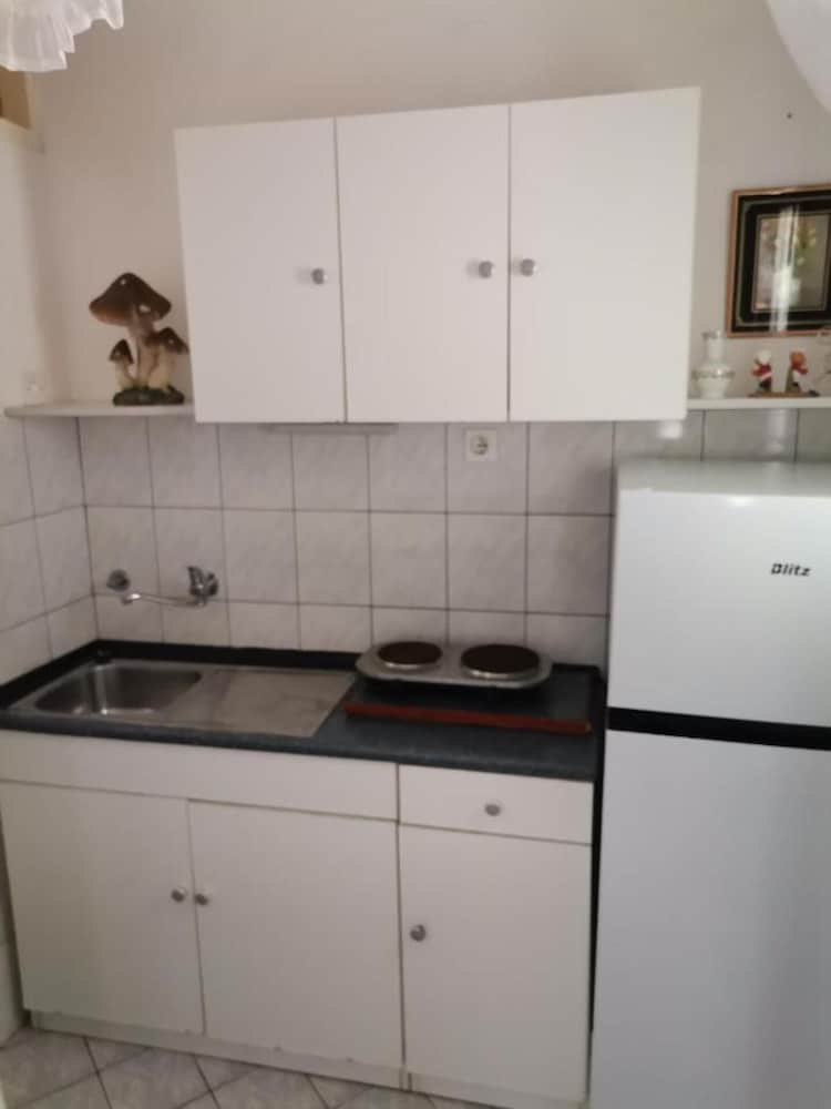 Studio Apartment No2 view 5