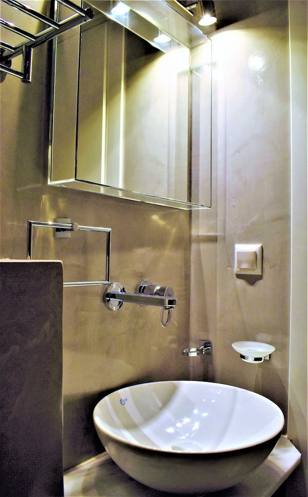Acropolis Suites