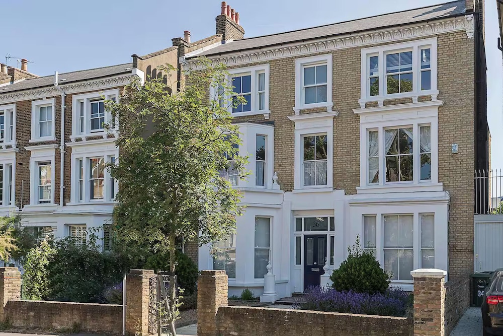 JOIVY Charming 1-Bedroom Flat with Patio