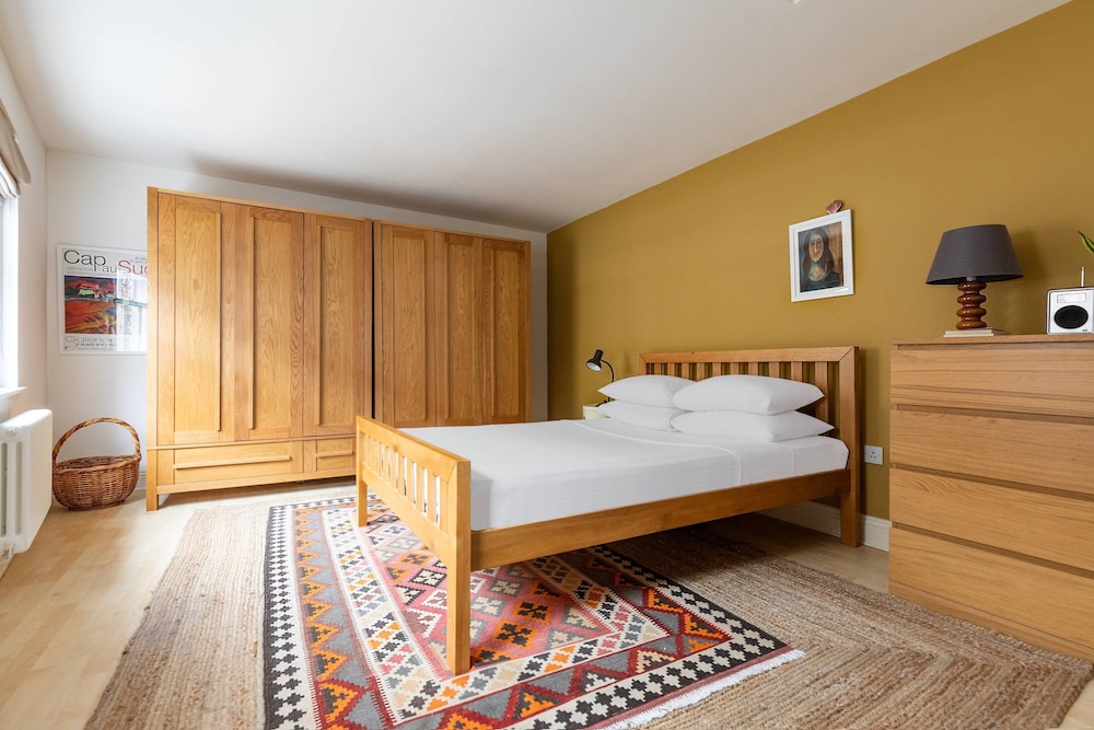 Park Crescent Mews East II by Onefinestay