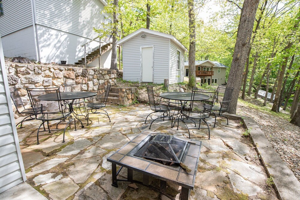 Stunning Views of the 7.5mm, Private Dock, Spacious Decks, Kayaks & More!